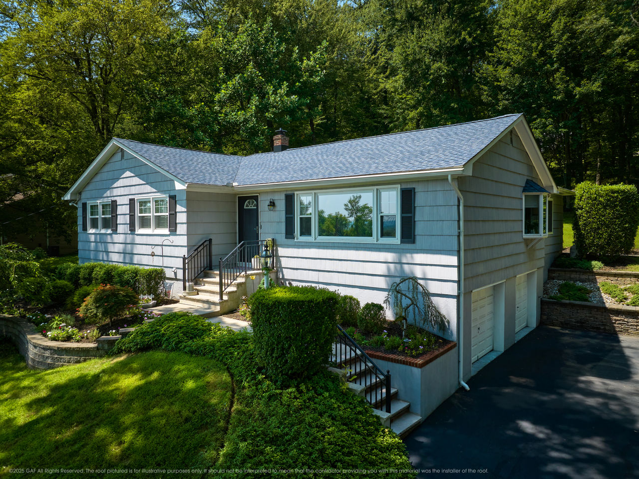Stunning Biscayne Blue roof by XRoofer